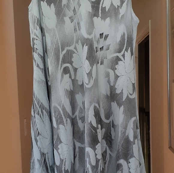 RAYON DRESS NWT - Picture 2 of 3